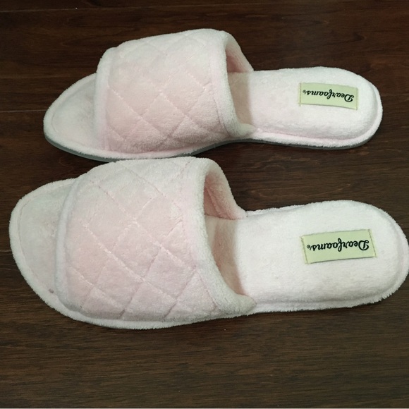 Pink quilted slippers - Picture 3 of 5